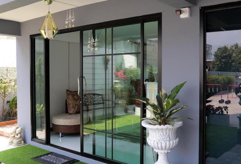 غرفة قياسية, Aiyapach Inn