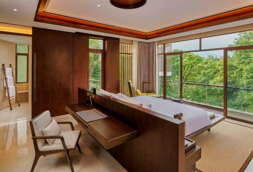 Вилла Deluxe 1 Спальня, Lushan West Sea Resort, Curio Collection By Hilton