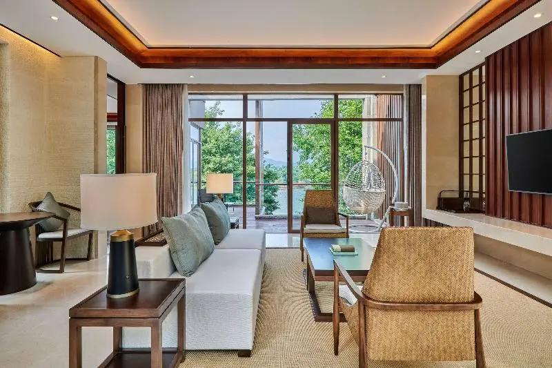 デラックスビラの１ベッドルーム, Lushan West Sea Resort, Curio Collection By Hilton
