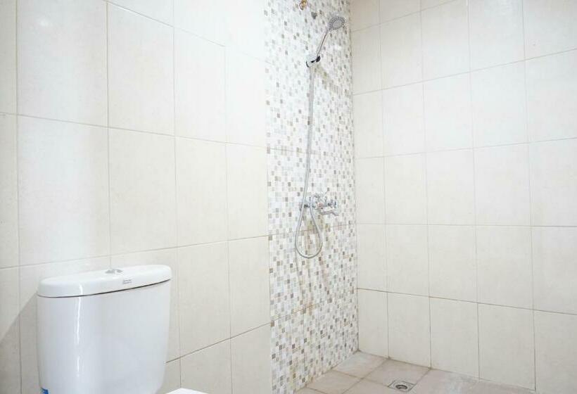 Номер Стандарт, Residences By Reddoorz Near Mt Haryono