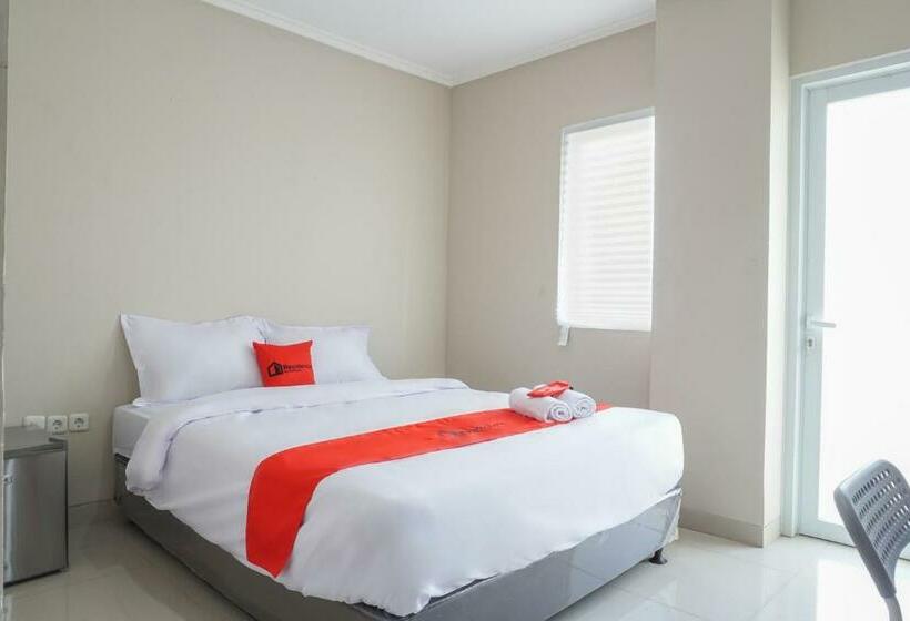 Номер Стандарт, Residences By Reddoorz Near Mt Haryono