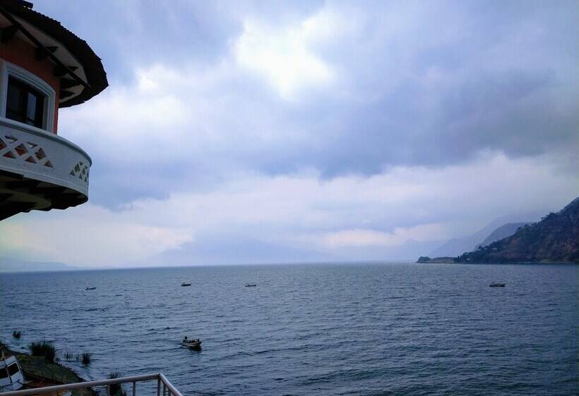 اتاق خانوادگی, Tzanjuyu Bay