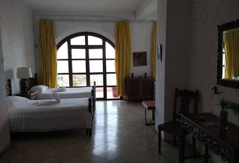 اتاق خانوادگی, Tzanjuyu Bay