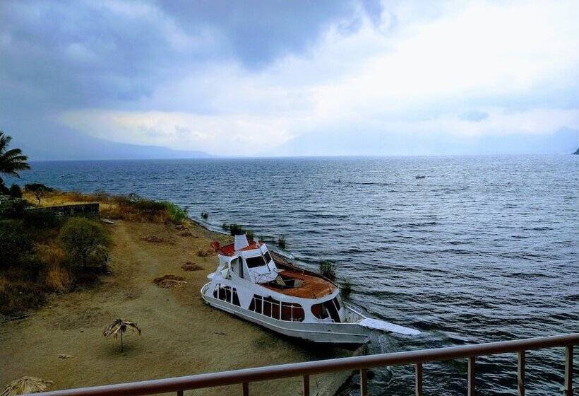 اتاق خانوادگی, Tzanjuyu Bay