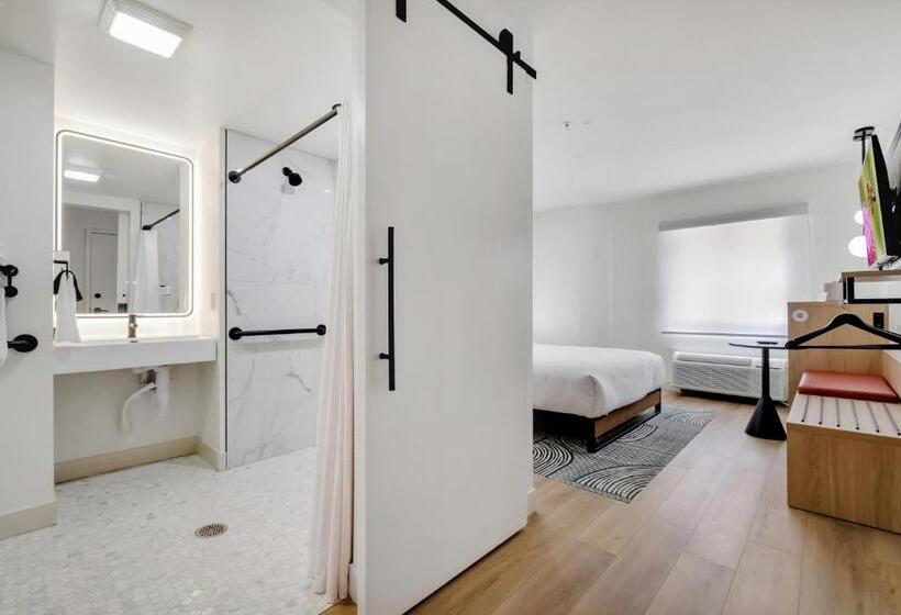 غرفة قياسية لذوى الاحتياجات الخاصة, Bob Hotels Tallahassee   Boutique On Budget