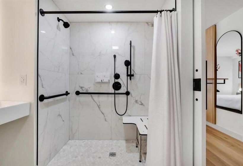 غرفة قياسية لذوى الاحتياجات الخاصة, Bob Hotels Tallahassee   Boutique On Budget