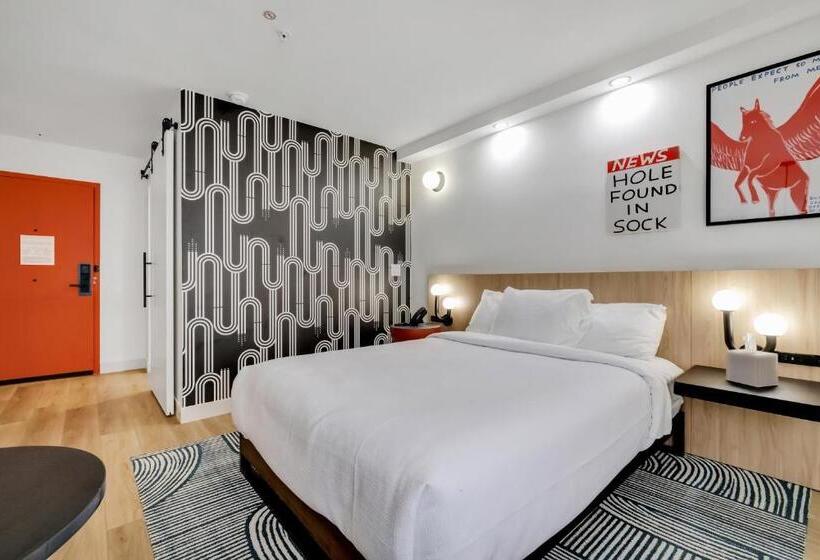 غرفة قياسية لذوى الاحتياجات الخاصة, Bob Hotels Tallahassee   Boutique On Budget