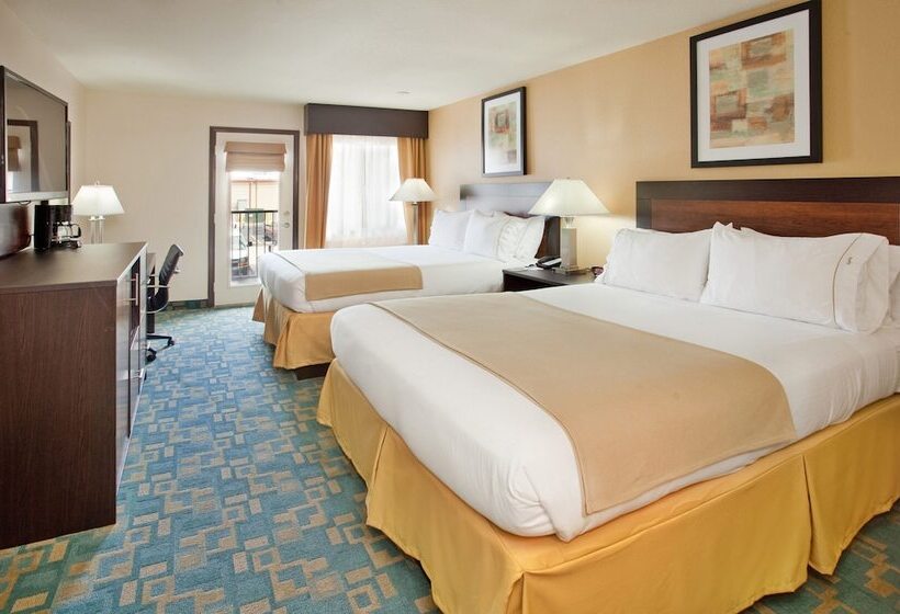 ２ダブルベッドのスタンダードルーム, Holiday Inn Express Hotel & Suites Branson 76 Central, An Ihg