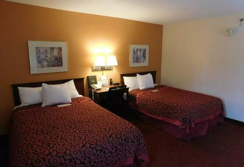 اتاق لوکس, Days Inn & Suites By Wyndham Cedar Rapids