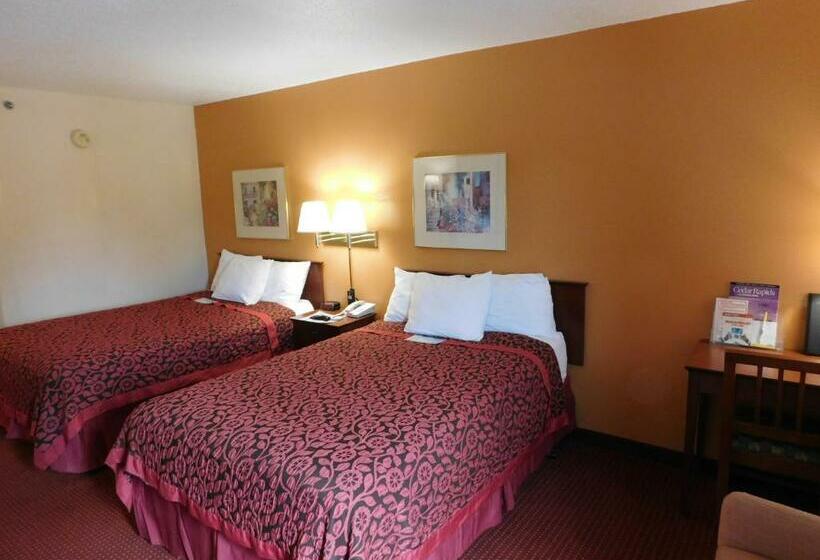 חדר דלוקס, Days Inn & Suites By Wyndham Cedar Rapids