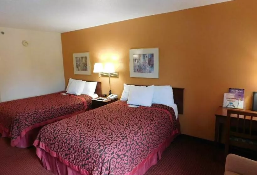 اتاق لوکس, Days Inn & Suites By Wyndham Cedar Rapids