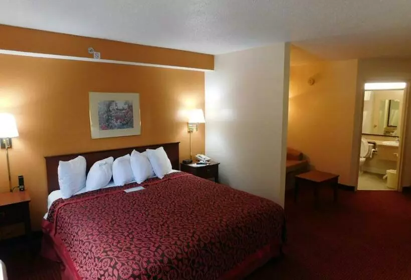 سوئیت با تخت بزرگ, Days Inn & Suites By Wyndham Cedar Rapids