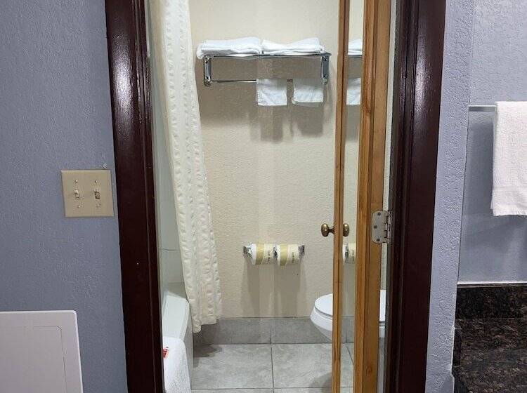 Номер Стандарт 2 Двуспальные Кровати, Econo Lodge