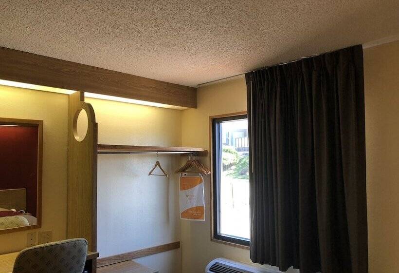 غرفة قياسية, Econo Lodge