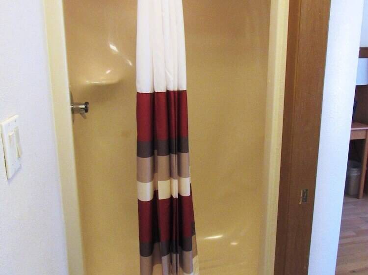 غرفة ديلوكس, Red Roof Inn Fargo  I94/ Medical Center