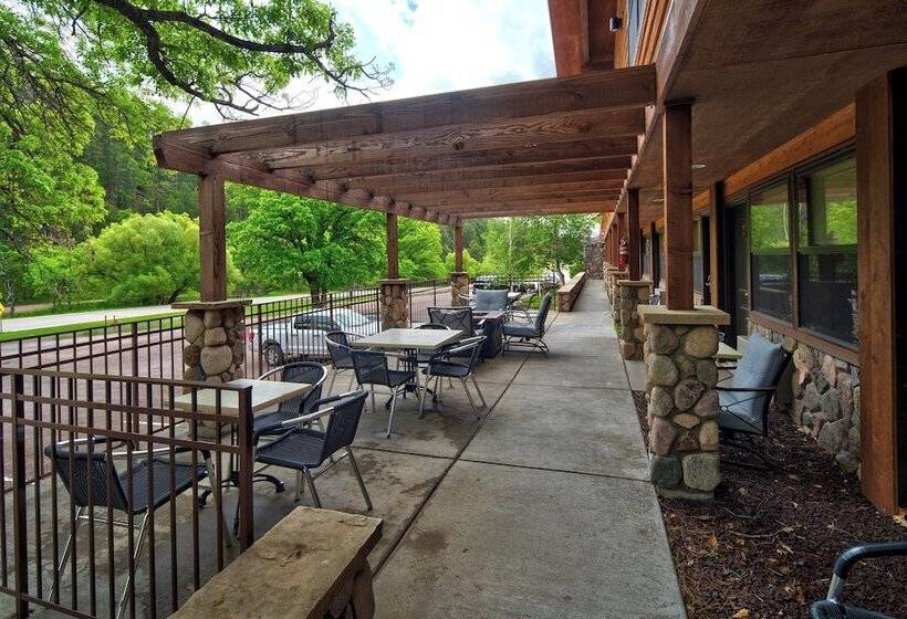 חדר סטנדרט שתי מיטות זוגיות, State Game Lodge At Custer State Park Resort