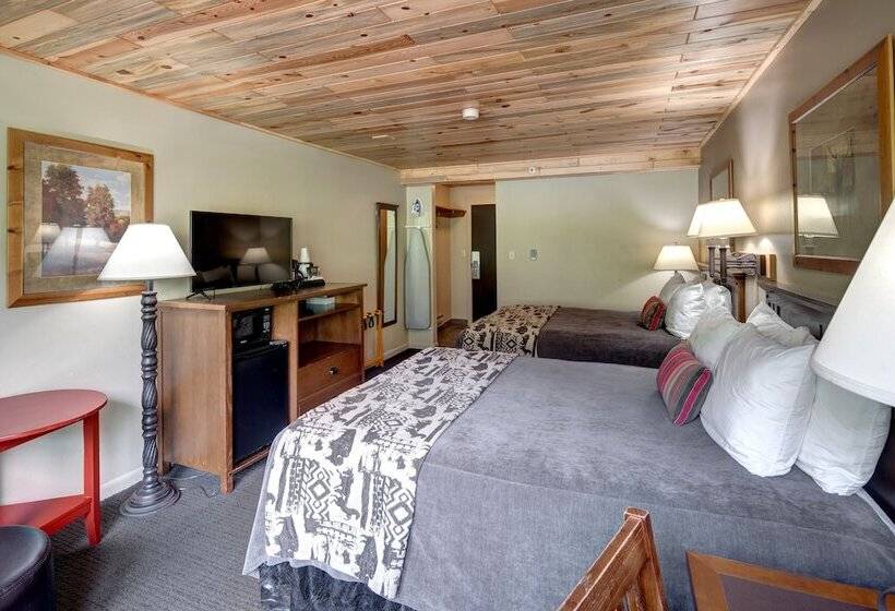 חדר סטנדרט שתי מיטות זוגיות, State Game Lodge At Custer State Park Resort