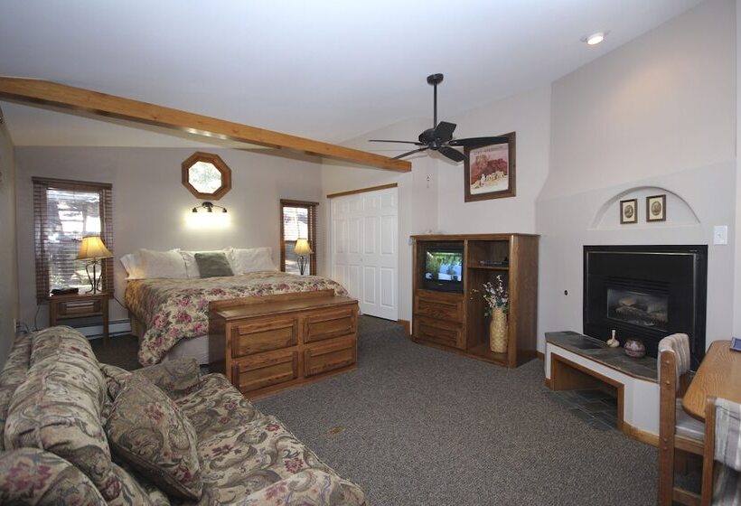 کابین, Streamside On Fall River