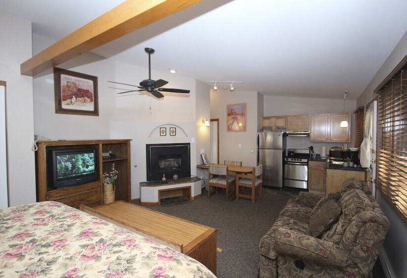 کابین, Streamside On Fall River