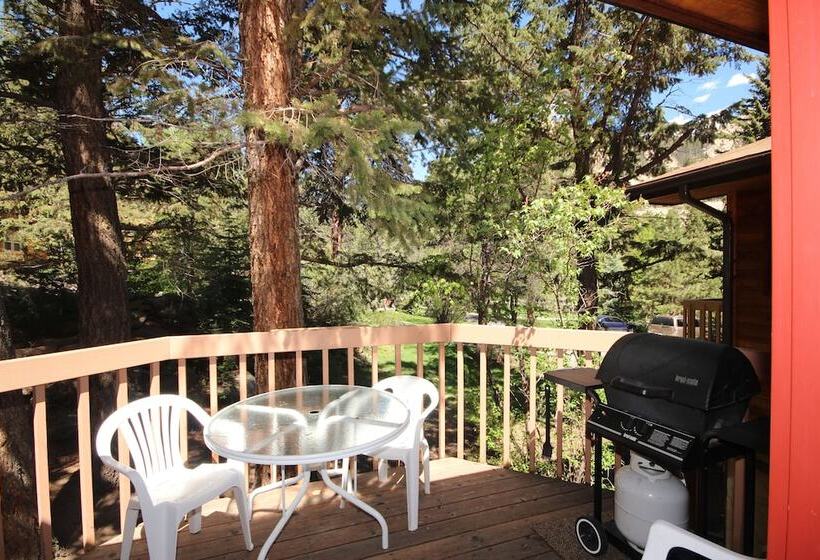 کابین, Streamside On Fall River