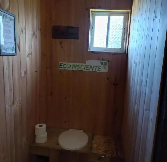 ルームシェアのワンベッド, Ekilibre Surf Eco Hostal