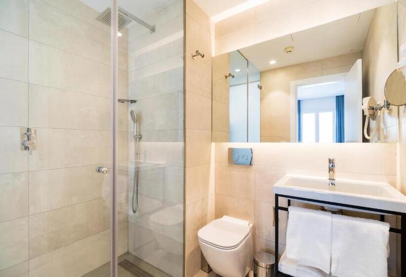 Quarto Deluxe com Sacada, Dormos