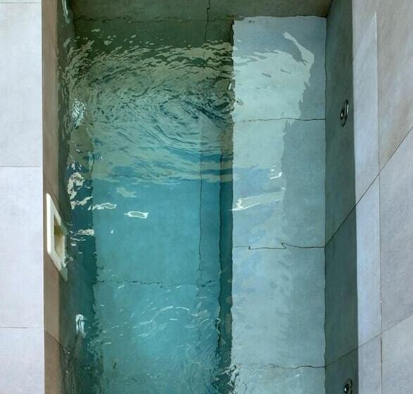 Quarto Superior com Vistas, Dormos