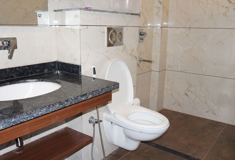 اتاق لوکس, Aakash Residency