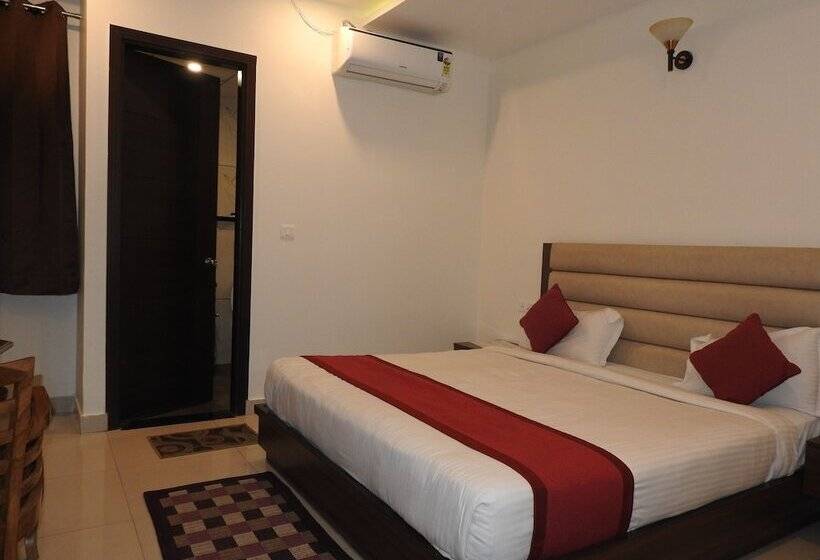 اتاق لوکس, Aakash Residency