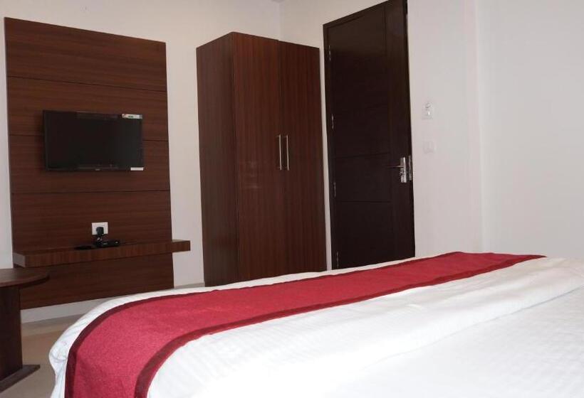 اتاق لوکس, Aakash Residency