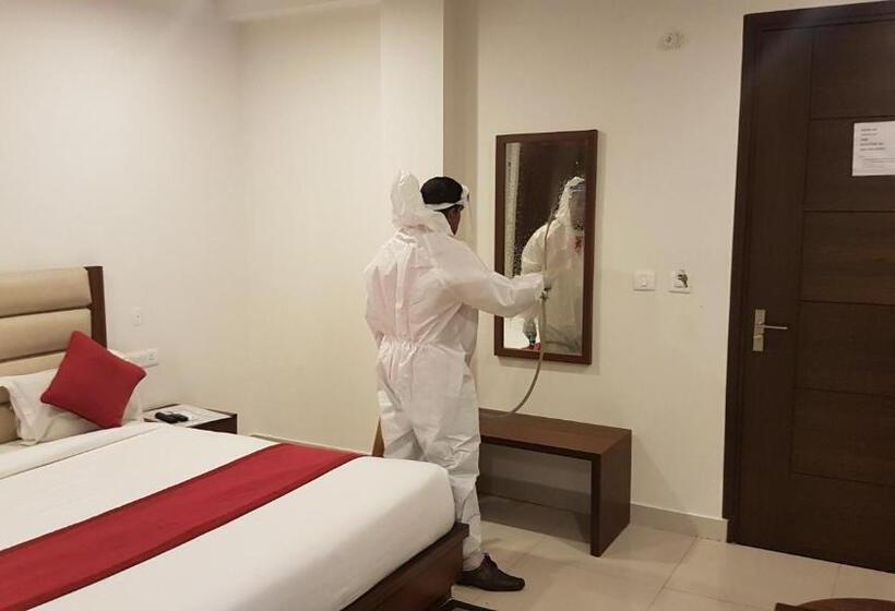 اتاق لوکس, Aakash Residency