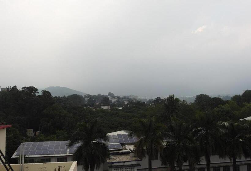 اتاق سوپریور, Aakash Residency