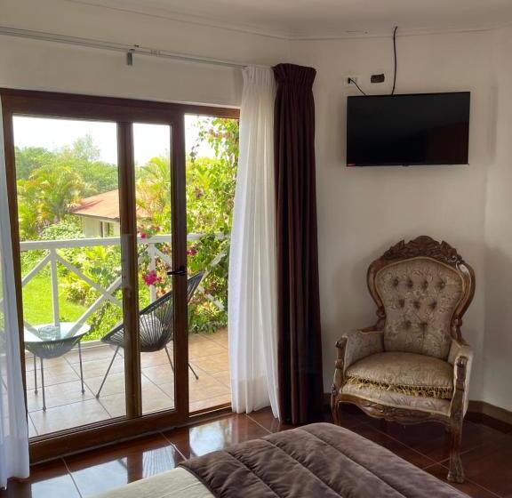 חדר דלוקס עם מרפסת, Teanehi Bed & Breakfast