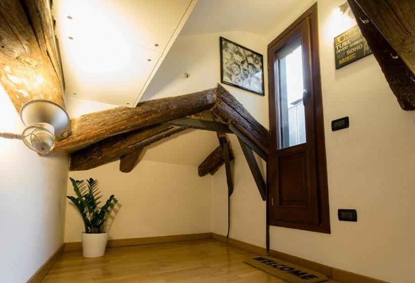 آپارتمان 1 خوابه با تراس, Margherita House Venice