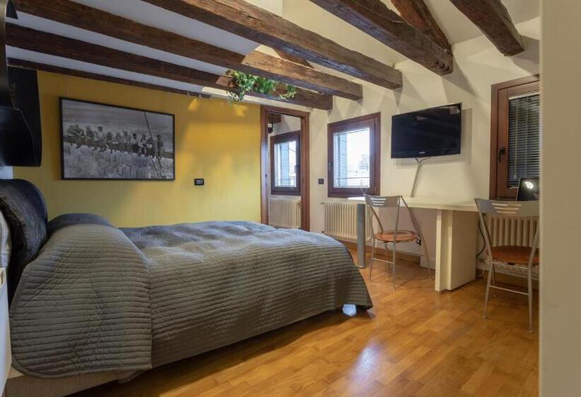 آپارتمان 1 خوابه با تراس, Margherita House Venice