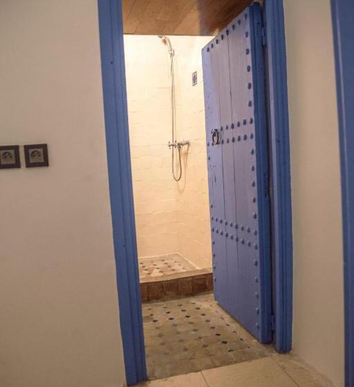 اتاق اکونومی, Dar Merzoga