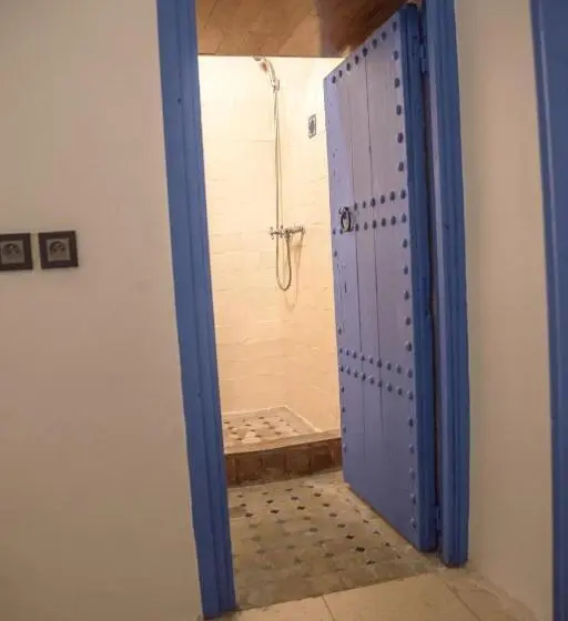 اتاق اکونومی, Dar Merzoga
