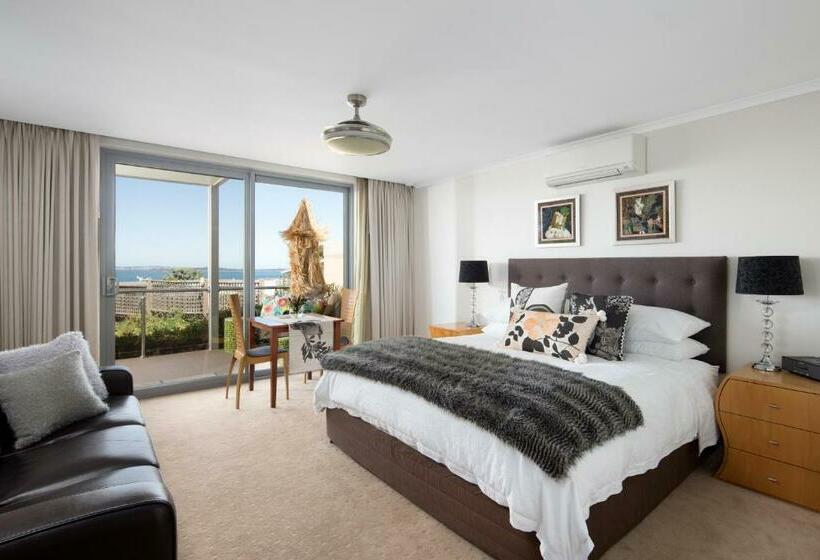 اتاق لوکس با بالکن و چشم‌انداز دریا, Luna Blu   Luxury B&b