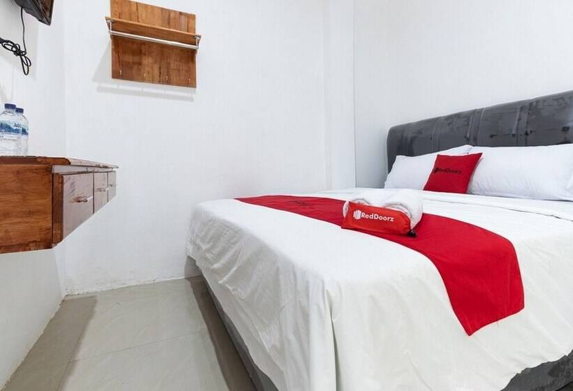 Номер Стандарт, Reddoorz @ Medan Johor