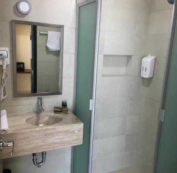 اتاق استاندارد چهار تخته, Harbour Inn   Veracruz