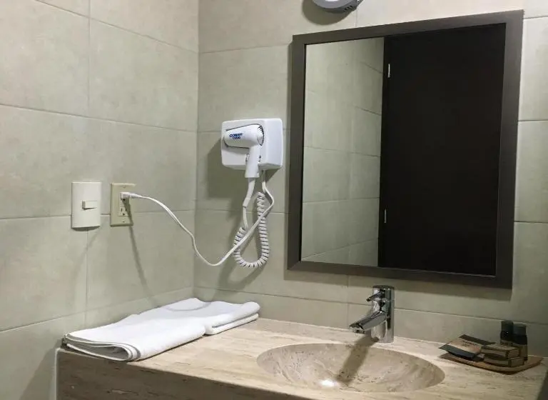 اتاق استاندارد چهار تخته, Harbour Inn   Veracruz