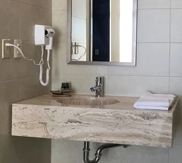 اتاق استاندارد سه نفره, Harbour Inn   Veracruz