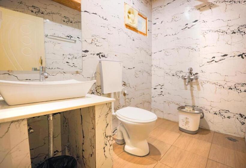 带观景的标准工作室, The Blossom Resort, Chikmagalur