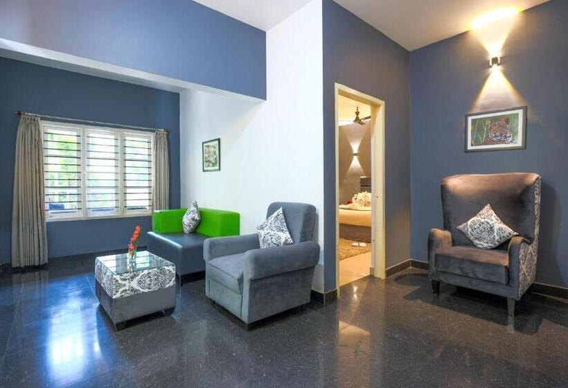 استودیوی سوپریور, The Blossom Resort, Chikmagalur