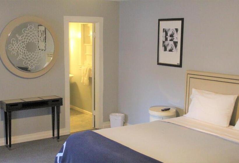 غرفة قياسية فردية, The Grand Motel