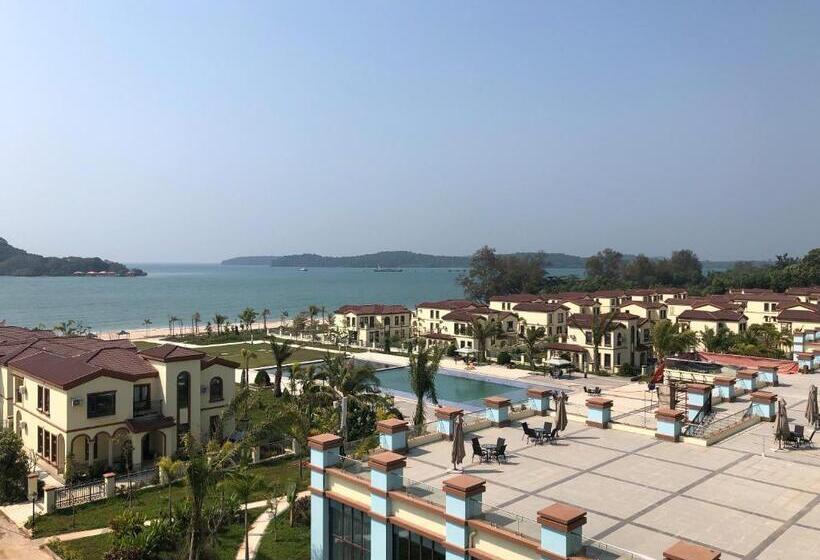Номер Deluxe с Балконом, Sealong Bay Zhongqi Conifer Hotel 海龙湾中启康年酒店