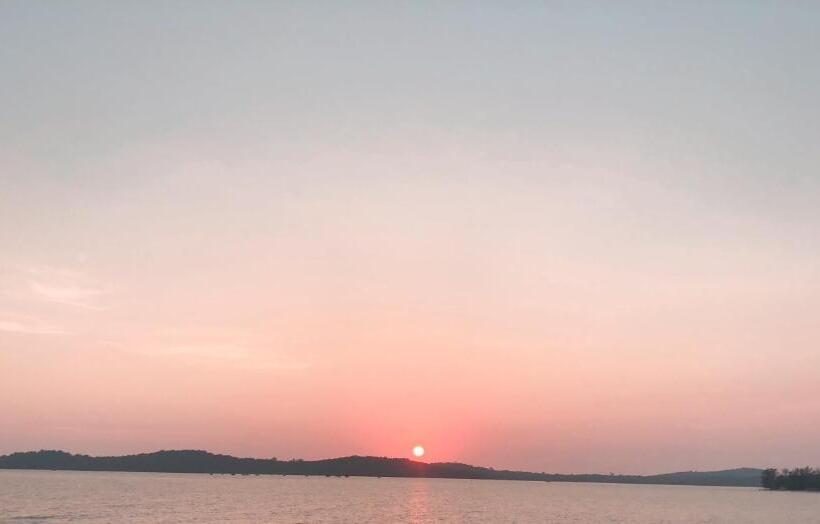 발코니 디럭스 룸, Sealong Bay Zhongqi Conifer Hotel 海龙湾中启康年酒店