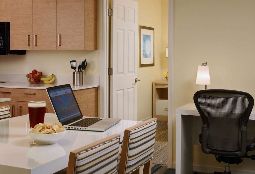 キングサイズベッドのスイートルーム, Sonesta Es Suites Princeton