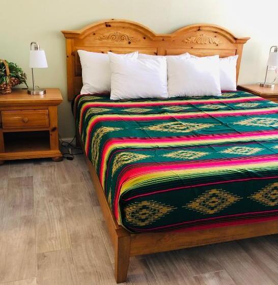 Апартаменты Deluxe 1 Спальня, Sunset Inn And Suites