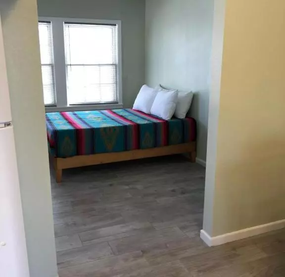 １ベッドルームのデラックスアパートメント, Sunset Inn And Suites